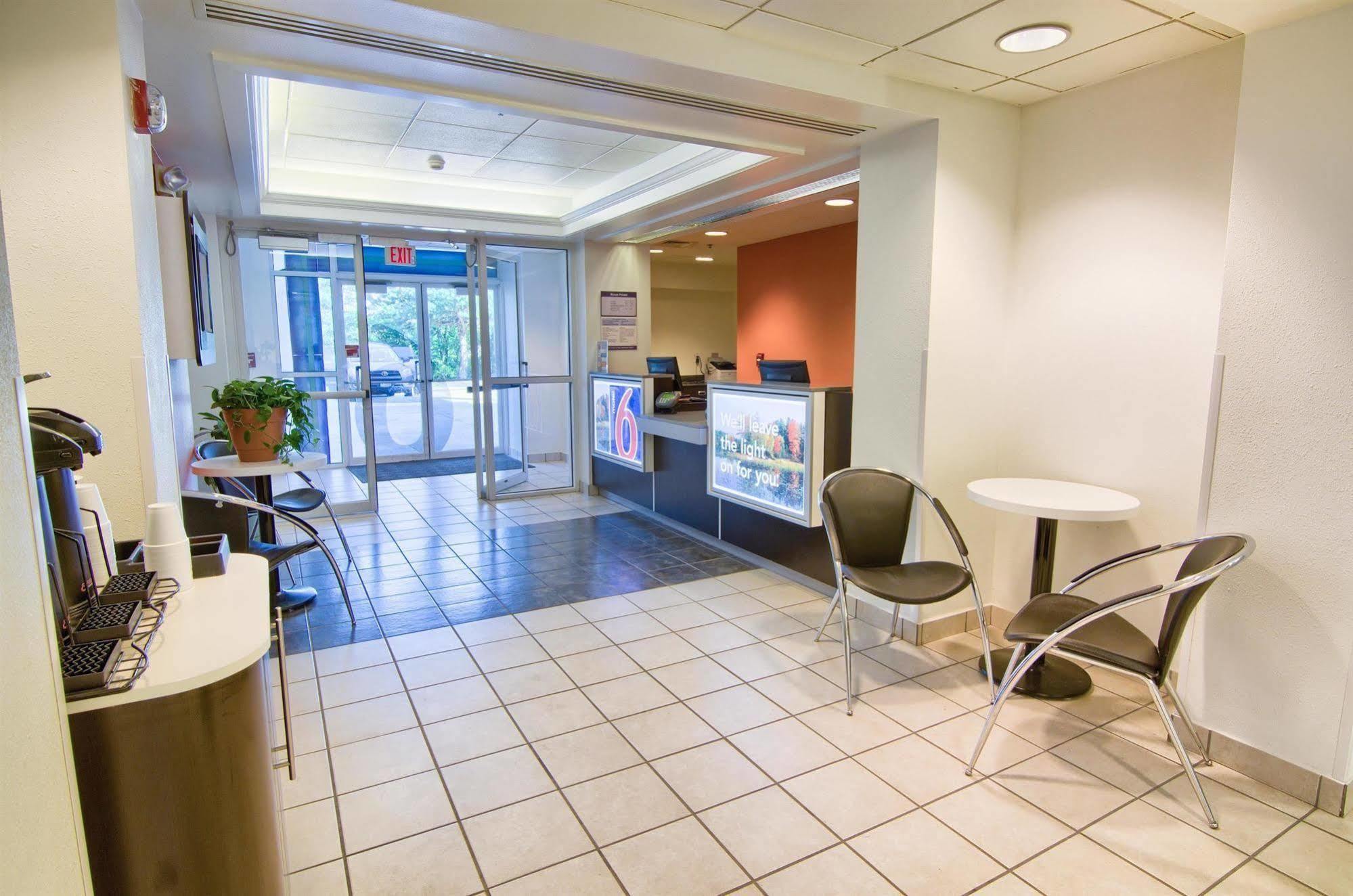 Motel 6-Portsmouth, Nh ภายนอก รูปภาพ