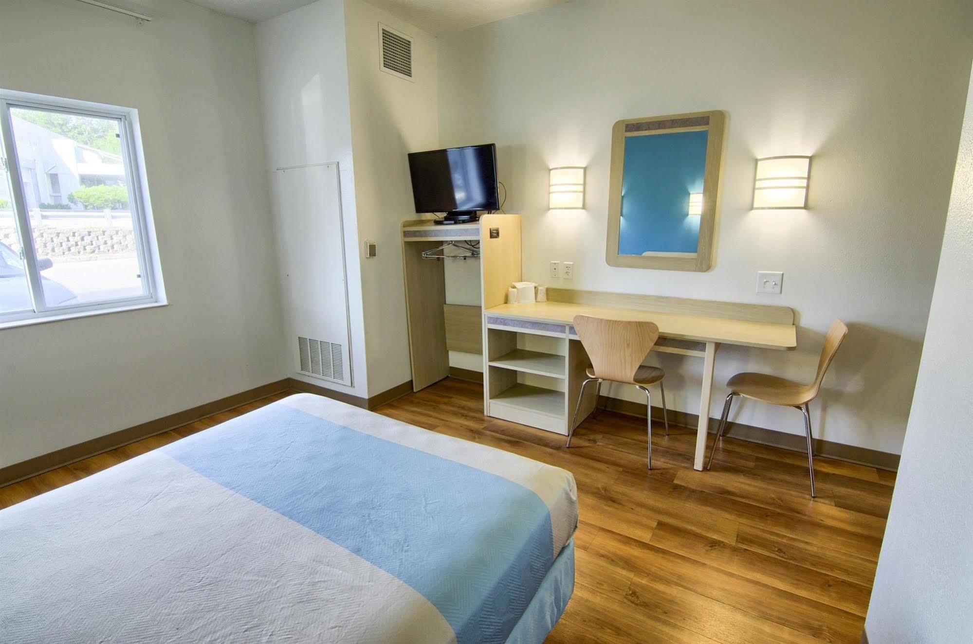 Motel 6-Portsmouth, Nh ภายนอก รูปภาพ